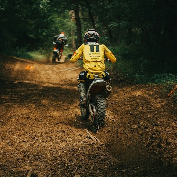 эндуро райдеры на грунте